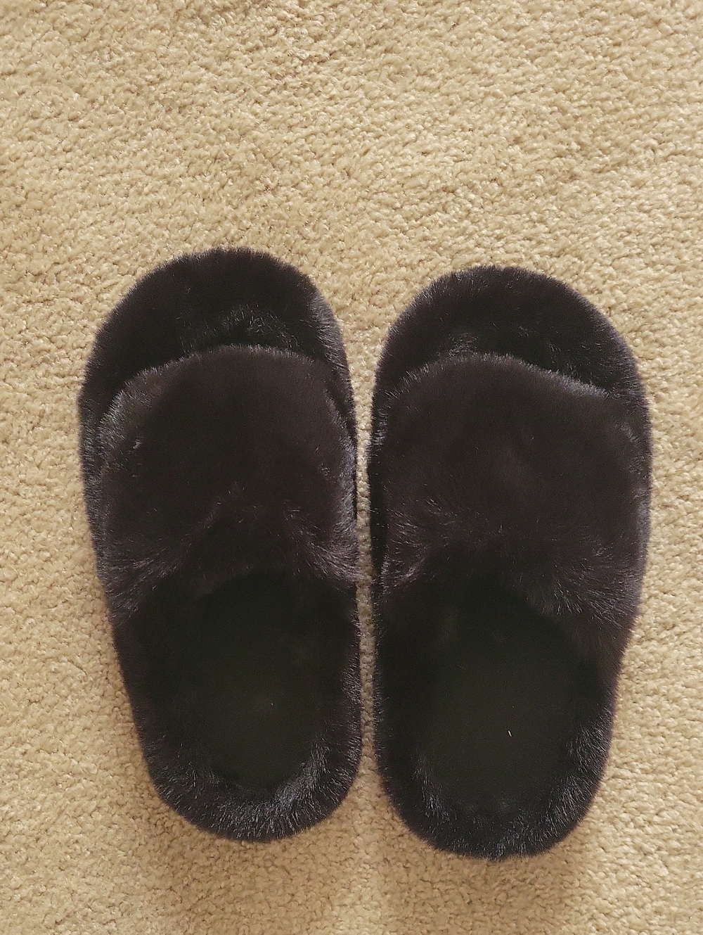 Plush Faux Fur Slide Slippers - Black